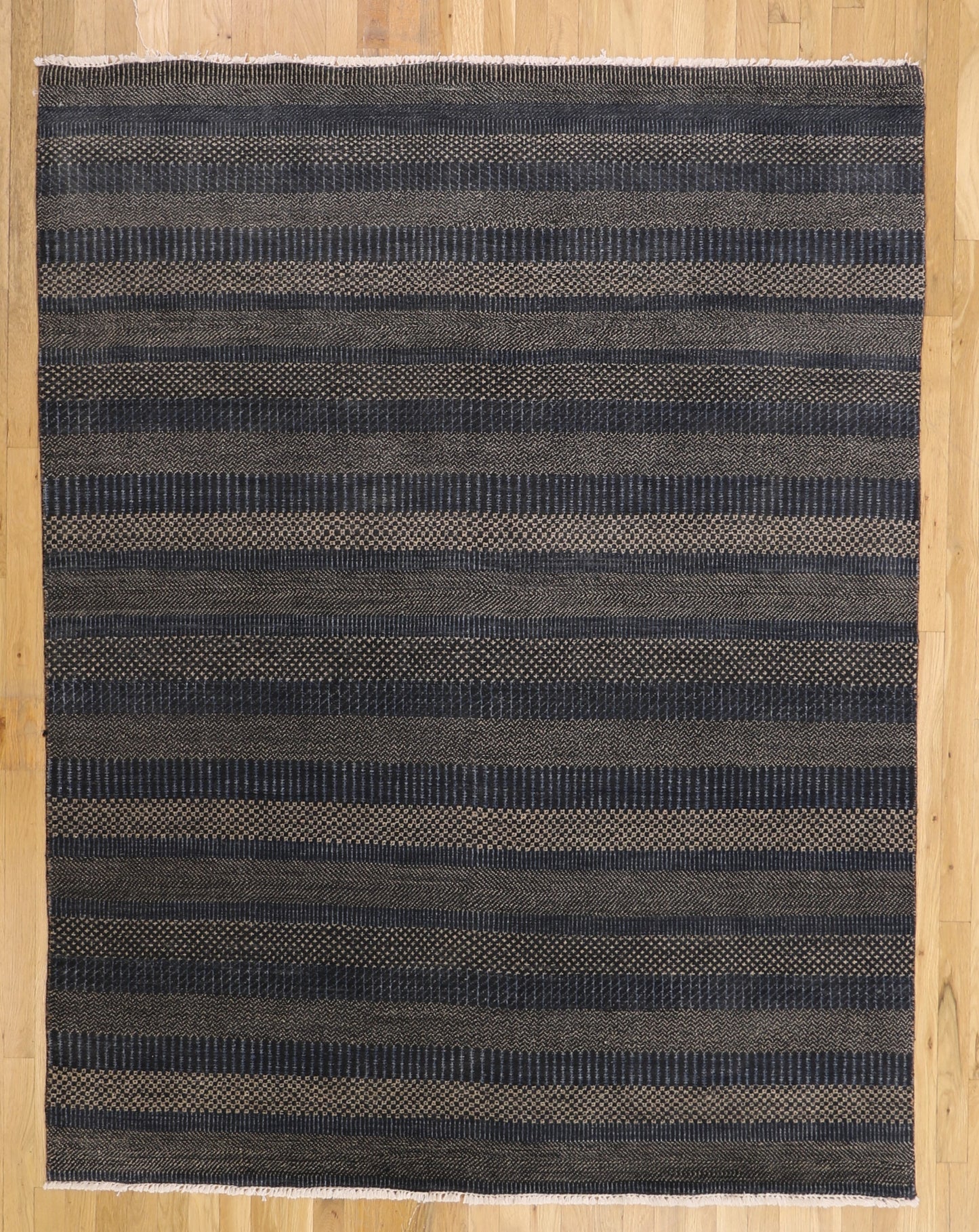 Fine Modern 5'2 x 6'9 Hand Knotted Wool Rug India