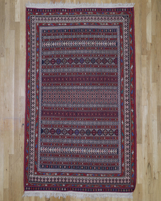 Fine Sarouk 4' x 7' Hand Knotted Lambs Wool Area Rug Made in Ira